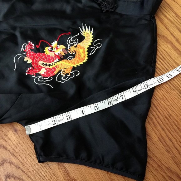YI FANG CHEONGSAM DRESS WOMENS 44 BLACK SATIN ORIENTAL EMBROIDERED DRAGON VTG - Picture 14 of 16